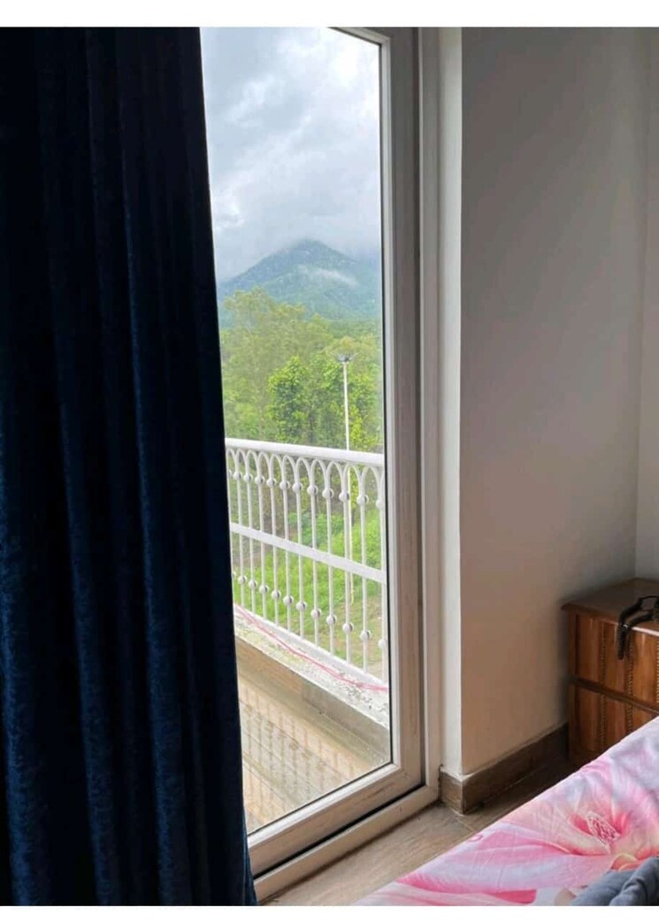 Balcony, sector 40 5 Bedroom 162 Sq.Mt. Independent House In Sector 40 Noida 8284196