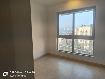 Room in 2 BHK Apartment at Hiranandani Atlantis, Powai – for Rent