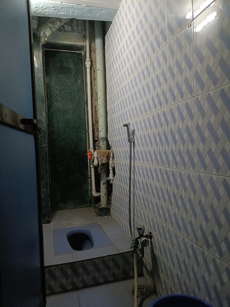 Bathroom, seawoods west 2.5 Bedroom 750 Sq.Ft. Apartment In Seawoods West Navi Mumbai 8284208