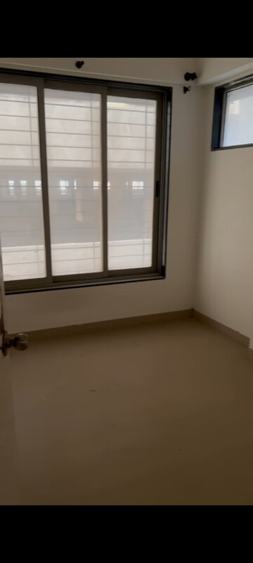 Room in 1 BHK Apartment at City View Building, Worli – for Sale
