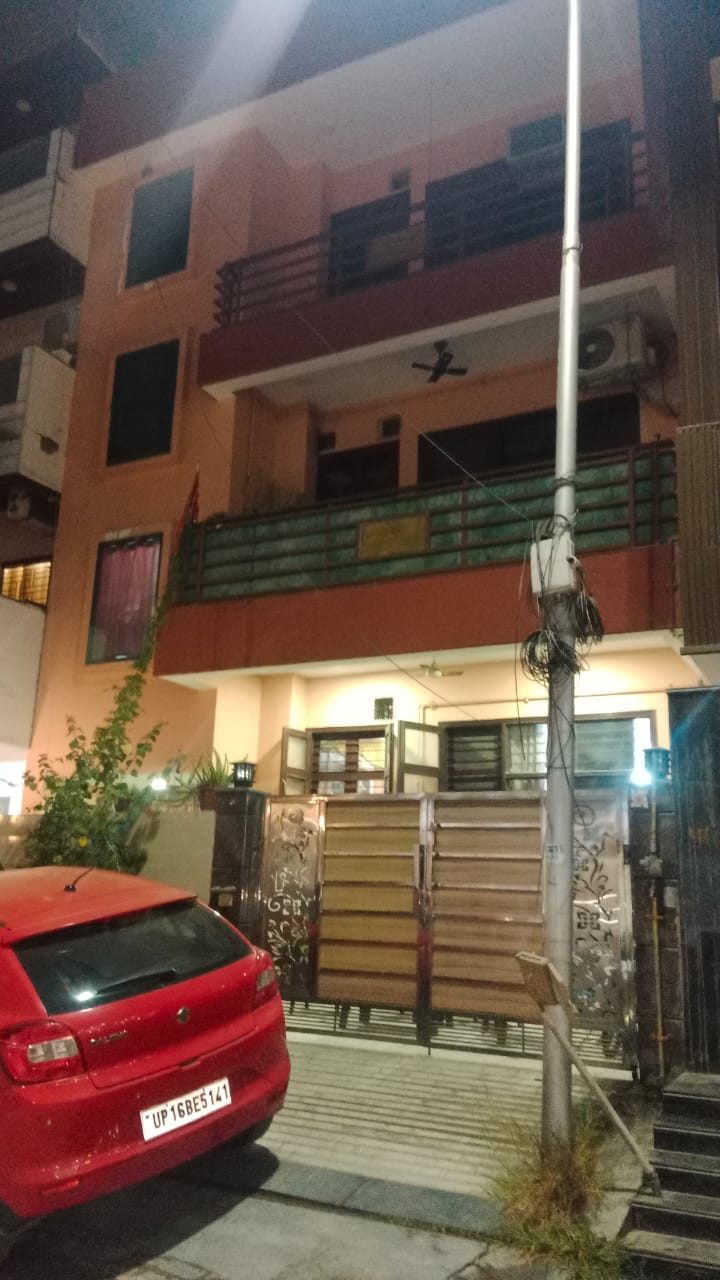 6+ BHK + Study Room Independent House For Sale in Sector 61