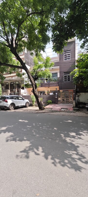 6+ BHK Independent House – Exterior View View at Sector 61 - for Sale