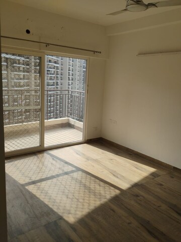 Room in 2 BHK Apartment at Ace Divino, Sector 1 Greater Noida – for Rent