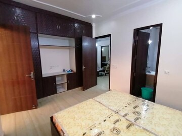 Bedroom in 2 BHK Builder Floor at Super Mart 1, Sector 27 – for Rent