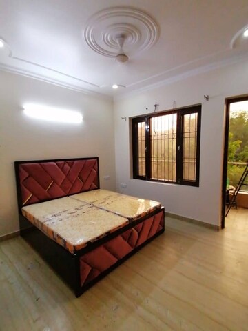 Bedroom in 2 BHK Builder Floor at Super Mart 1, Sector 27 – for Rent