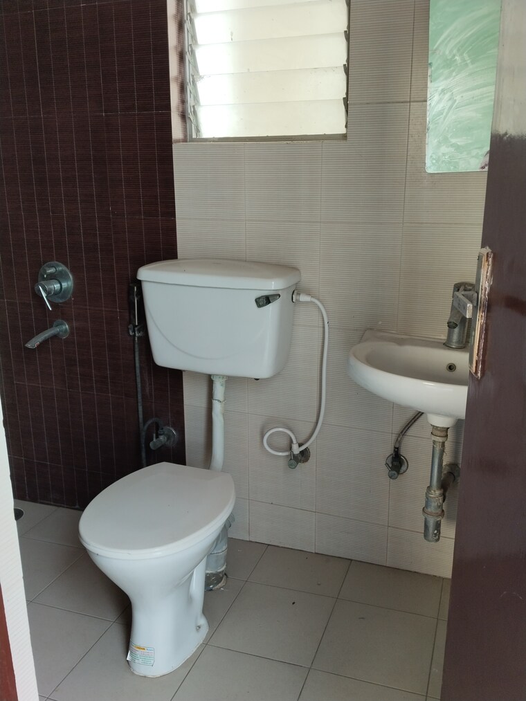 Bathroom, ideal-abasan 2 Bedroom 875 Sq.Ft. Apartment In Narayanpur Kolkata 8284336