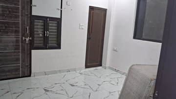 Room in 2.5 BHK Apartment at BPTP Mansions, Sector 66 – for Sale