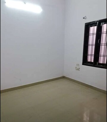 Room in 2 BHK Independent House at Jankipuram – for Rent