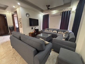 Living Room in 3 BHK Builder Floor at The Legend One, Sector 57 – for Sale