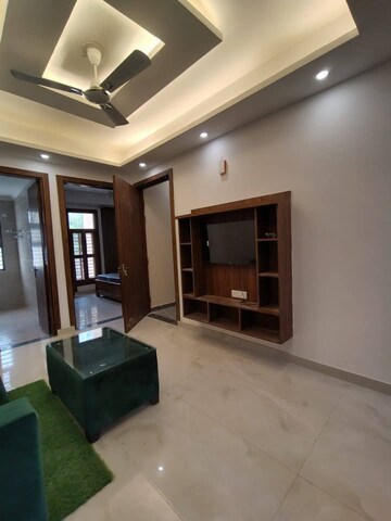 Living Room in 2 BHK Builder Floor at Super Mart 1, Sector 27 – for Rent