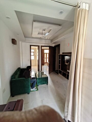 Building Lobby in 2 BHK Builder Floor at Super Mart 1, Sector 27 – for Rent