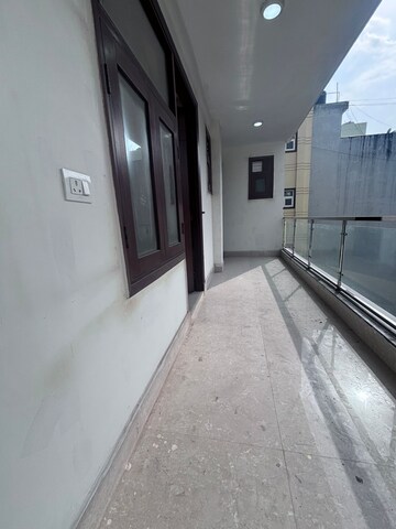 Building Lobby in 3 BHK Builder Floor at Navjeevan Vihar – for Rent