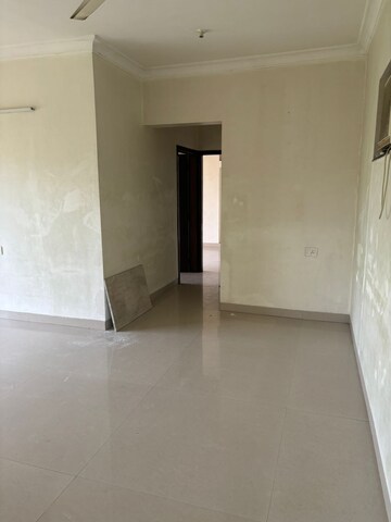 Room in 2 BHK Apartment at K Raheja Raheja Residency, Malad East – for Rent