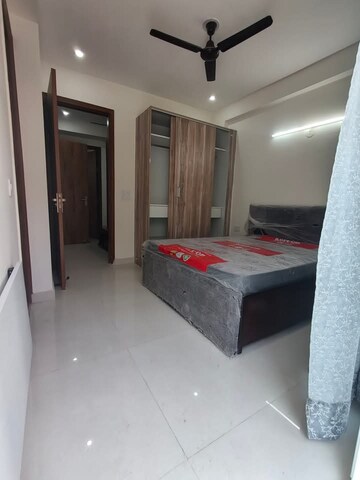 Room in 2 BHK Builder Floor at Super Mart 1, Sector 27 – for Rent
