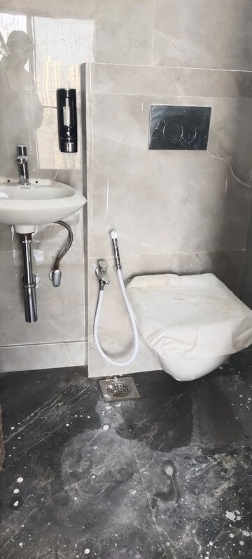 Bathroom in 1 BHK Apartment at Jivan Prakash Apartment, Matunga West – for Rent