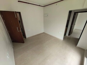 Room in 1 BHK Apartment at Omkar Signet, Malad East – for Rent