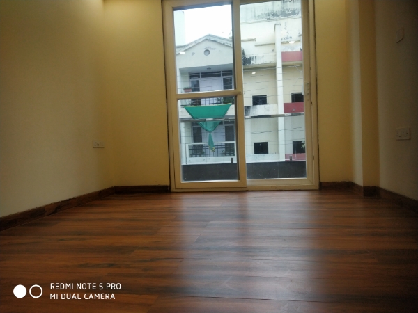 2.5 BHK + Servant Room Builder Floor For Sale in Sushant Lok 3