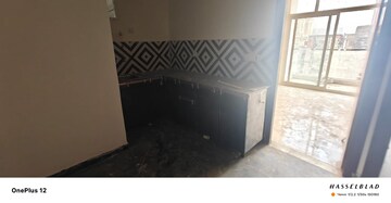 Room in 2 BHK Builder Floor at Sector 73 – for Sale