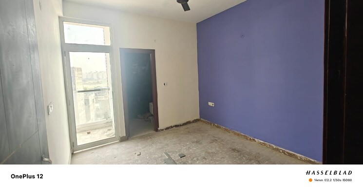 Room, sector 73 2 Bedroom 1050 Sq.Ft. Builder Floor In Sector 73 Noida 8284300