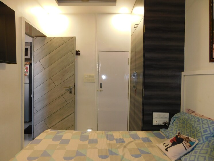 Bathroom, shri-ratan-luxuria-ratan-annex 1 Bedroom 300 Sq.Ft. Apartment In Cumbala Hill Mumbai 8284651