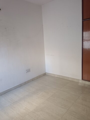 Room in 2 BHK Builder Floor at Dilshad Garden – for Rent