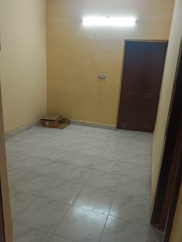 Room in 2 BHK Builder Floor at Dilshad Garden – for Rent