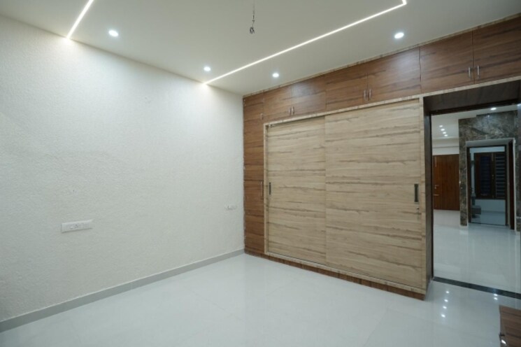 Room, ambala highway 6 Bedroom 242 Sq.Yd. Independent House In Ambala Highway Zirakpur 8284928