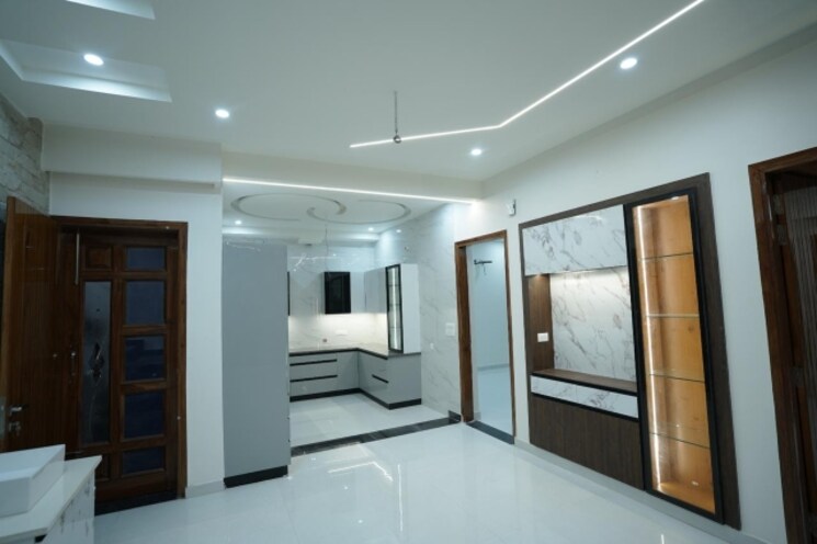 Room, ambala highway 6 Bedroom 242 Sq.Yd. Independent House In Ambala Highway Zirakpur 8284928