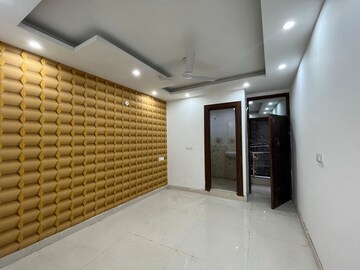 Room in 3 BHK Builder Floor at Govindpuri – for Rent