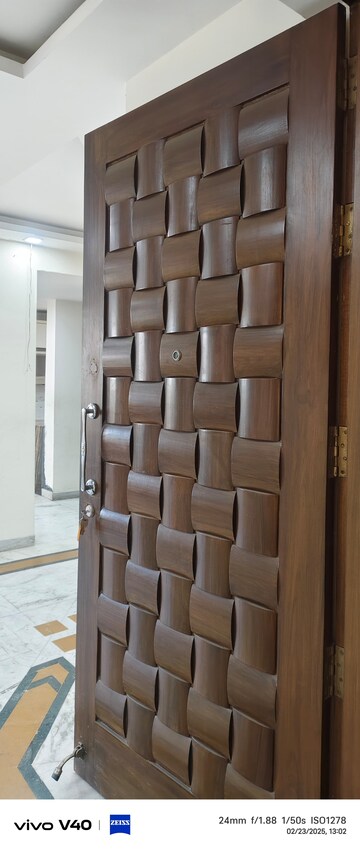 Furnished Amenities in 2 BHK Apartment at Sector 9, Dwarka – for Rent