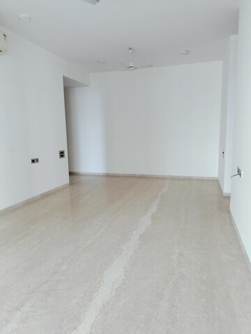 Room in 3 BHK Apartment at Omkar Alta Monte, Malad East – for Rent