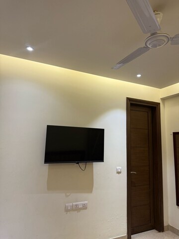 Furnished Amenities in 2 BHK Builder Floor at Lajpat Nagar 4 – for Sale