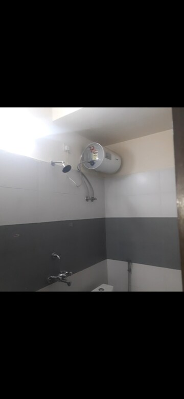 Bathroom in 1.5 BHK Builder Floor at Sector 47 – for Rent