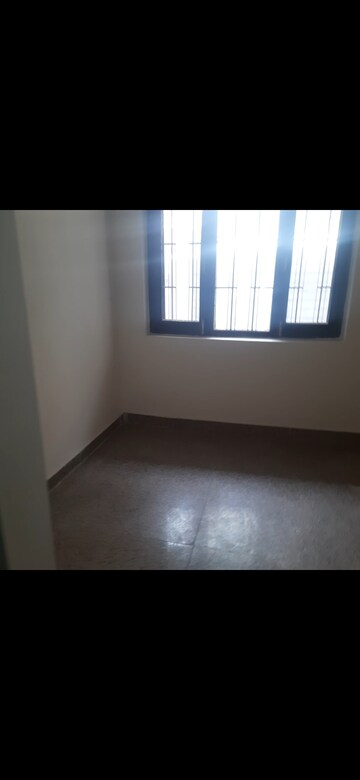 Room in 1.5 BHK Builder Floor at Sector 47 – for Rent