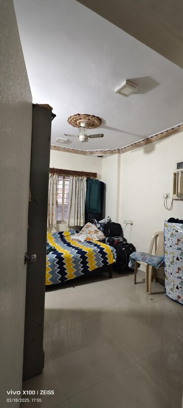 Bedroom in 1 BHK Apartment at Bindra Complex, Andheri East – for Rent