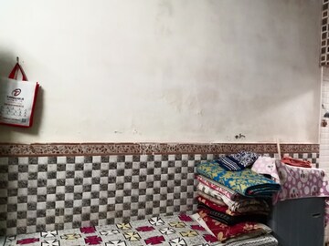 Bedroom in 1.5 BHK Apartment at Kurla West – for Sale
