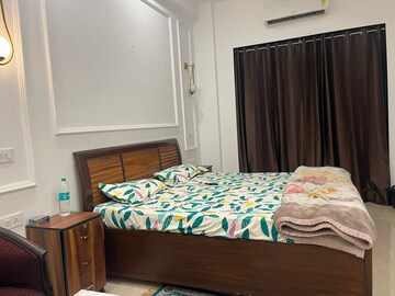 Bedroom in 2.5 BHK Builder Floor at Sector 43 – for Rent