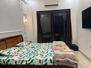 Bedroom in 2.5 BHK Builder Floor at Sector 43 – for Rent