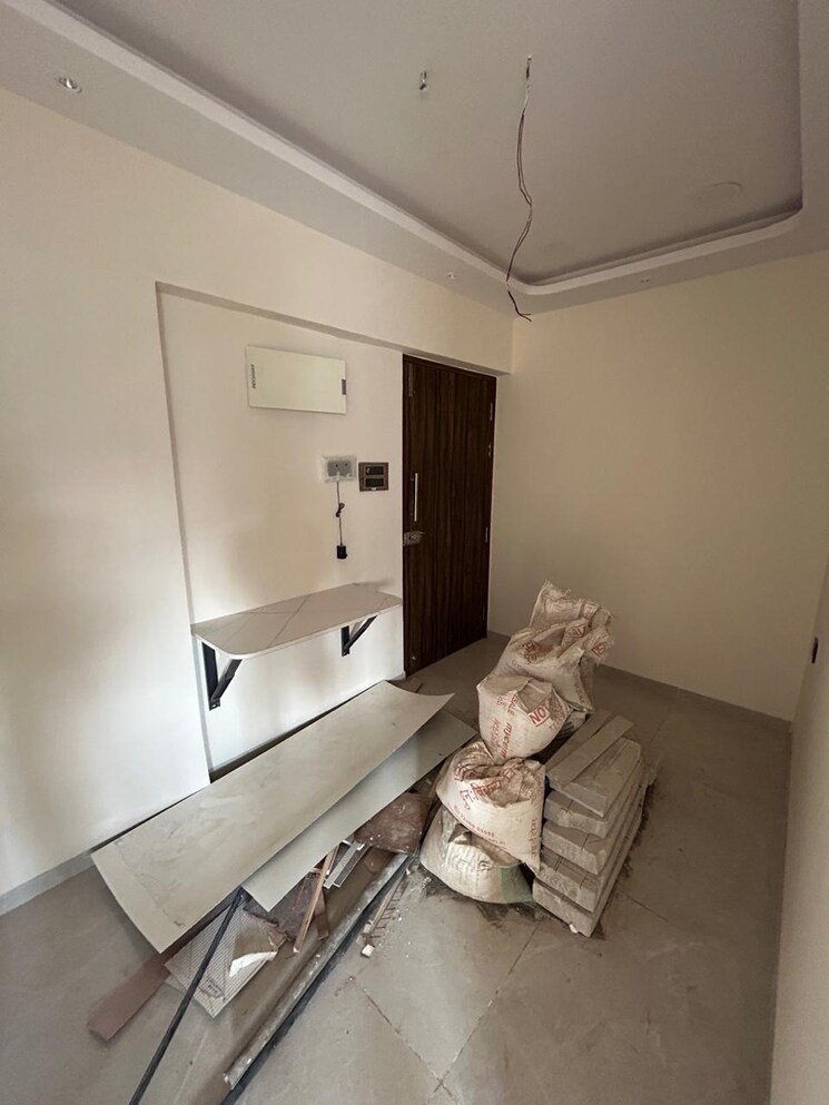 Bedroom, alag-aranya 4 Bedroom 1350 Sq.Ft. Apartment In Naidu Colony Mumbai 8285110