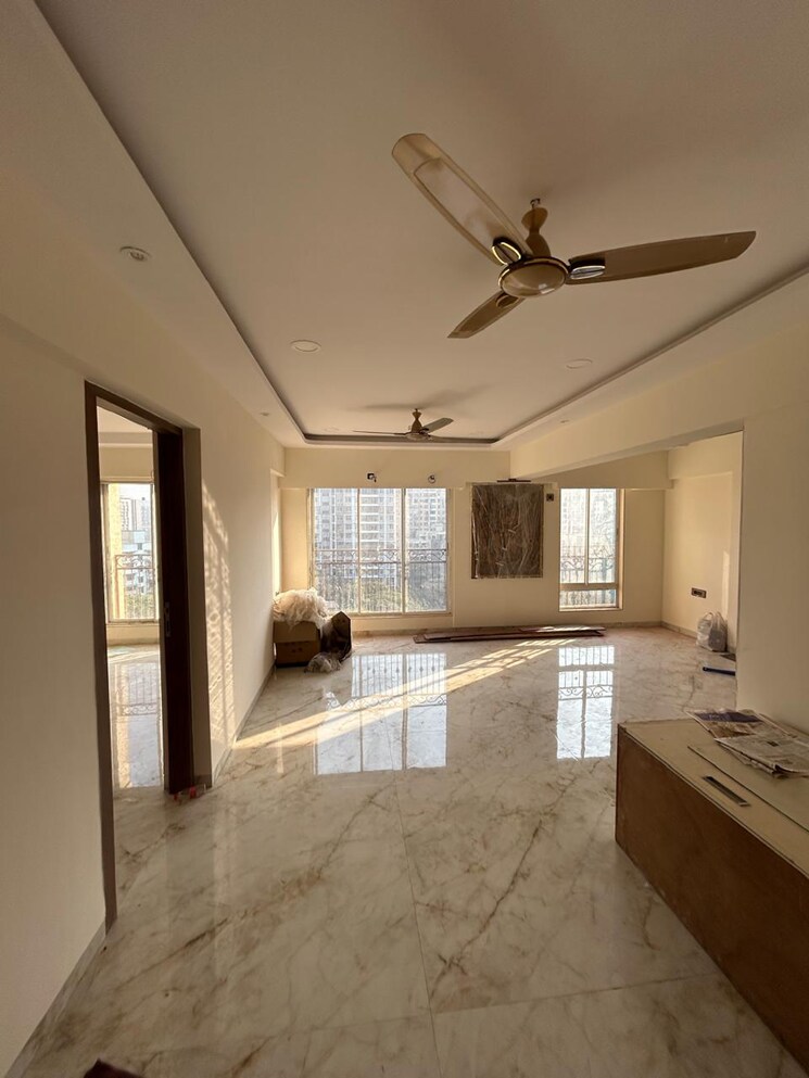 Living Room, alag-aranya 4 Bedroom 1350 Sq.Ft. Apartment In Naidu Colony Mumbai 8285110