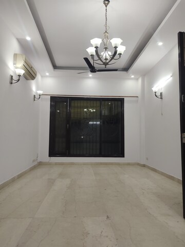 Room in 3 BHK Builder Floor at Greater Kailash I – for Rent