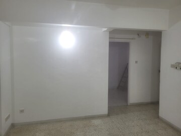 Room in 2 BHK Apartment at Eisha Varsha, Wanowrie – for Rent