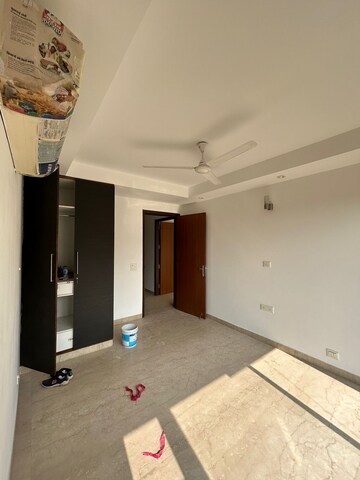 Master Bedroom in 3 BHK Builder Floor at Greater Kailash ii – for Rent