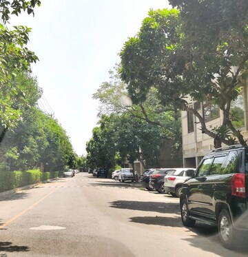 Parking in 3 BHK Apartment at Kendriya Vihar, Sector 56 – for Rent