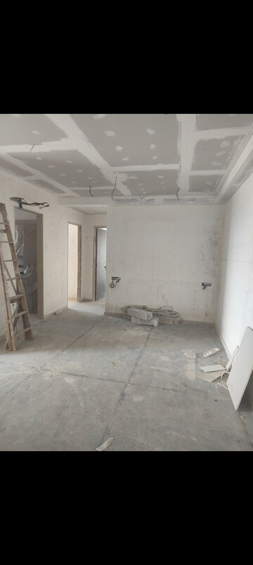 Building Lobby in 4 BHK Apartment at Shivdham CHS Santacruz, Santacruz West – for Sale