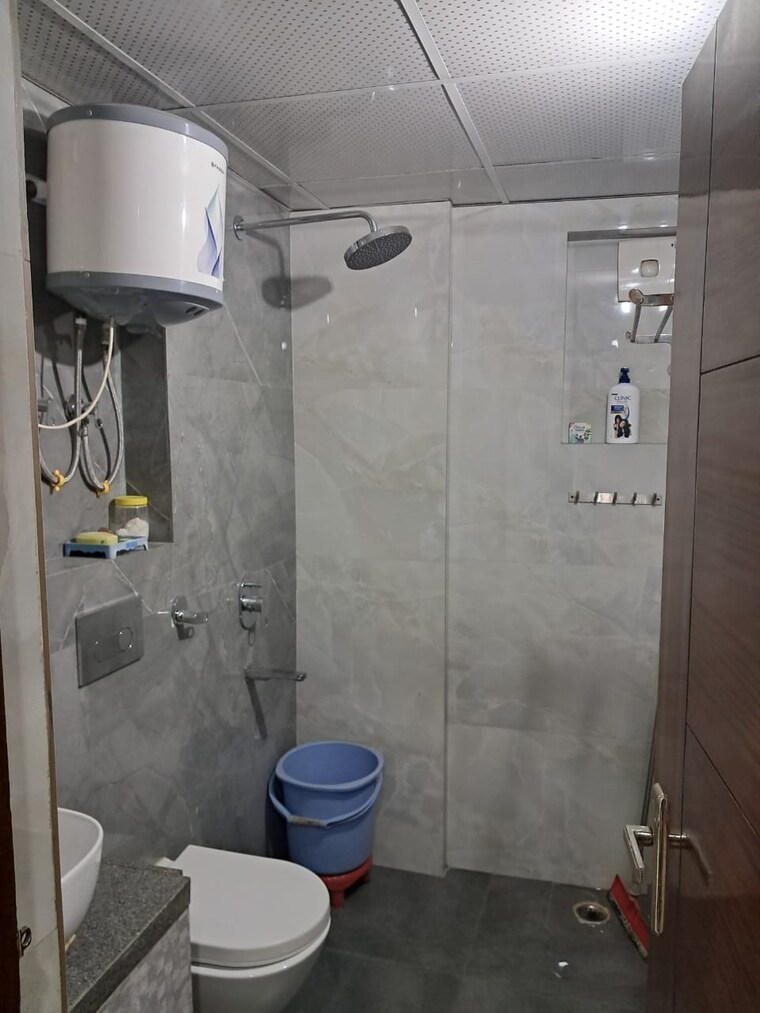 Bathroom, bptp-park-elite-premium 3 Bedroom 810 Sq.Ft. Apartment In Sector 84 Faridabad 8285350