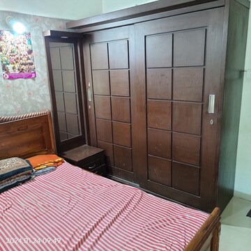 Bedroom in 2.5 BHK Apartment at Garden Tower, Kandivali East – for Rent