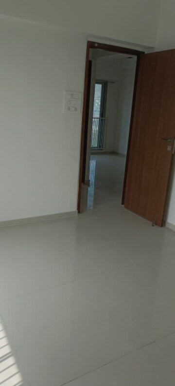 Room in 2 BHK Apartment at Mayfair The View, Vikhroli West – for Rent