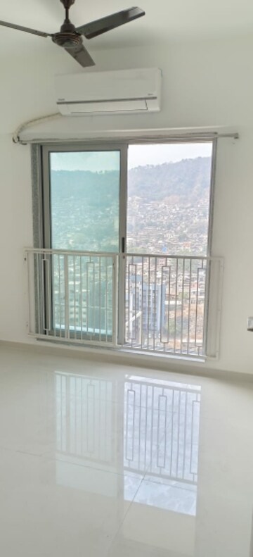 Room in 2 BHK Apartment at Mayfair The View, Vikhroli West – for Rent