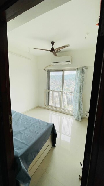 Room in 2 BHK Apartment at Mayfair The View, Vikhroli West – for Rent